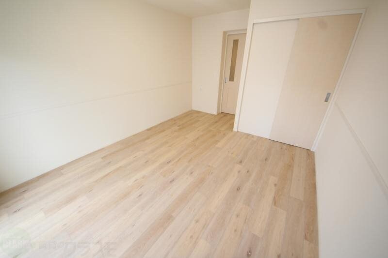 物件内観写真5　(ゆったり過ごせるリビングです)