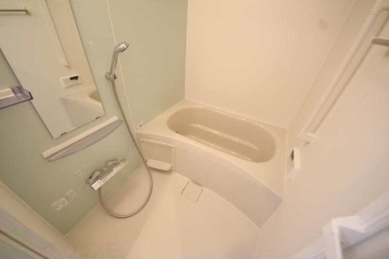 物件内観写真9　(コンパクトで使いやすいお風呂です)