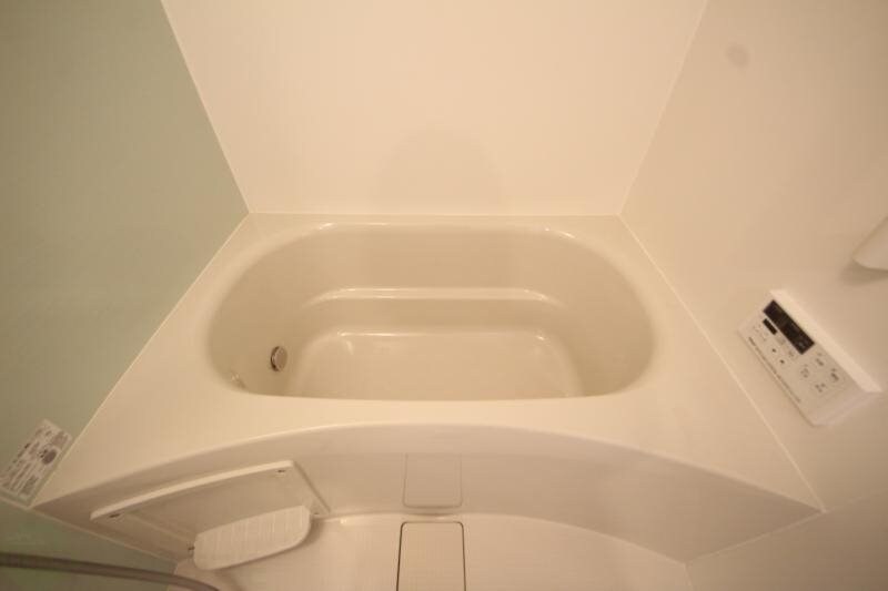 物件内観写真10　(日々の疲れを癒すお風呂付です)