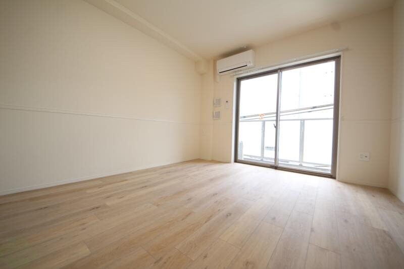 物件内観写真12　(使い勝手のいい寝室です)