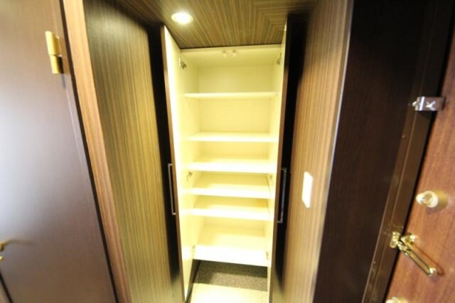 物件内観写真20　(小物を収納するのに便利です)