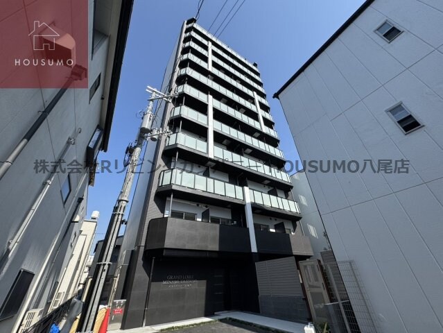 物件外観写真1　(落ち着いた雰囲気の外観です)