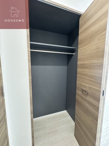 物件内観写真18　(収納豊富です)