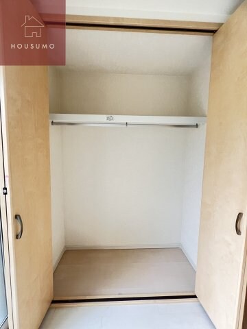 物件内観写真12　(たっぷりとした収納スペースです)