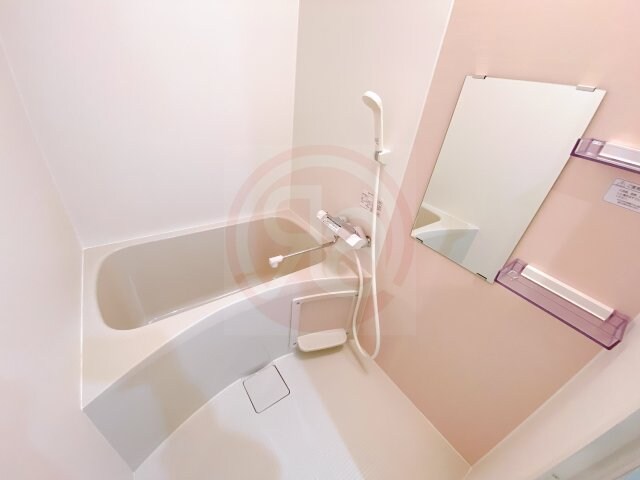 物件内観写真7　(日々の疲れを癒すお風呂付です)