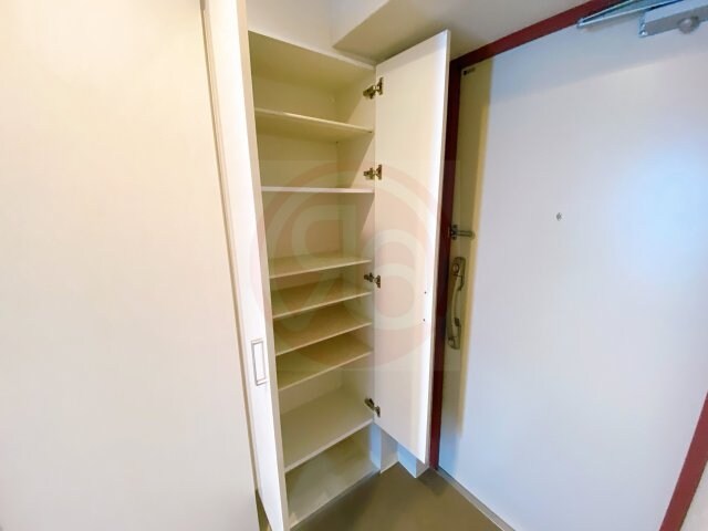 物件内観写真17　(専用の収納スペースです)