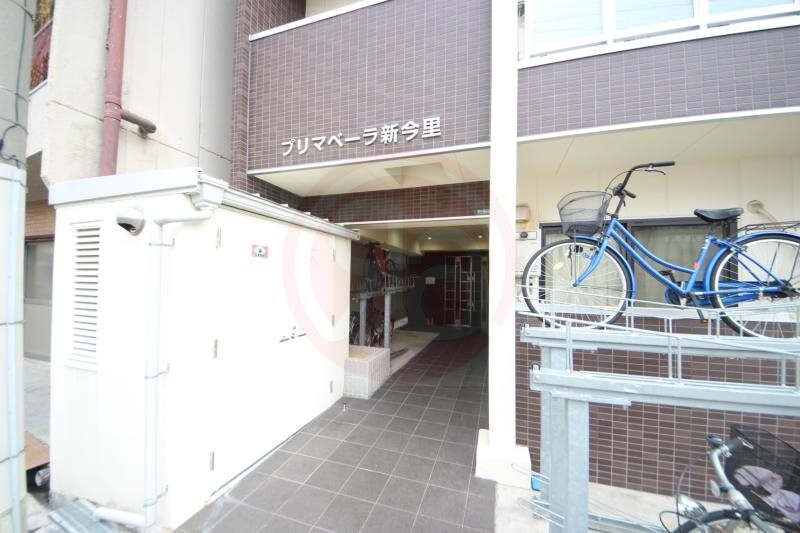 物件外観写真2　(エントランスです)