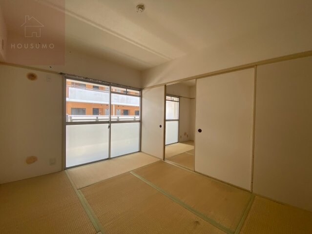 物件内観写真29　(明るい和室です)