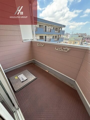 物件内観写真13　(開放的で明るい空間を演出してくれるバルコニーです)