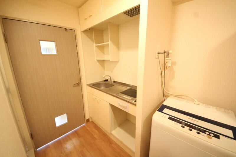 物件内観写真4　(コンパクトなキッチンで掃除もラクラク)