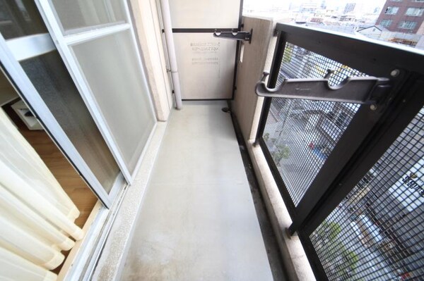 バルコニー(広々としたバルコニーです)