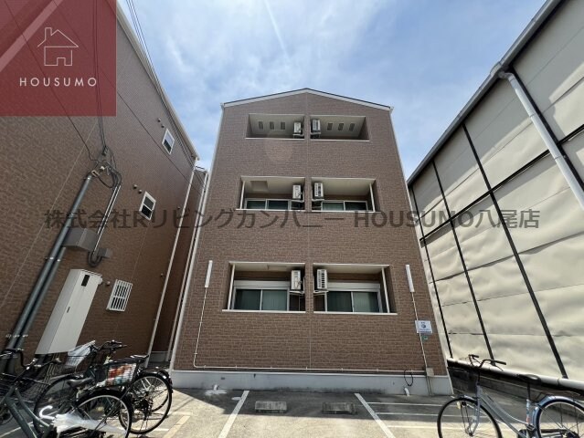 物件外観写真1　(おしゃれな外観です)