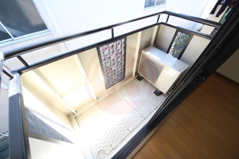 物件内観写真13　(お洗濯にも便利なバルコニー付き)