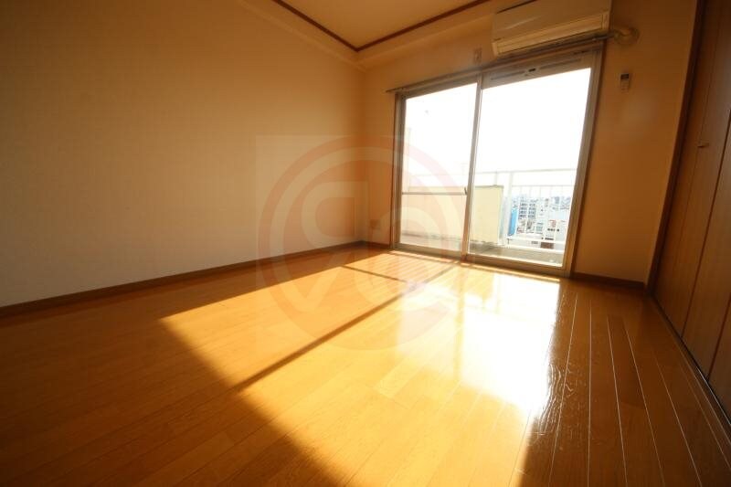 物件内観写真6　(ゆったりとしたリビングです)