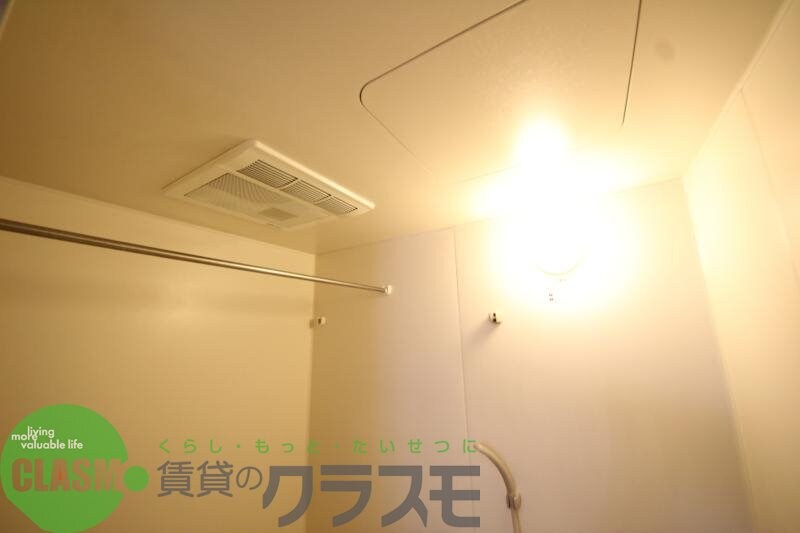 物件内観写真11　(コンパクトで使いやすいお風呂です)