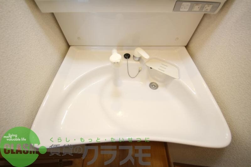 物件内観写真19　(明るい洗面所です)