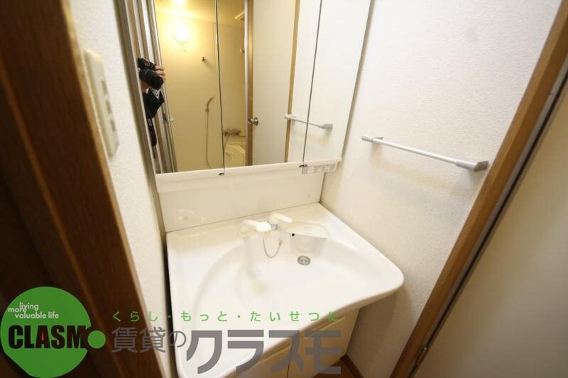 物件内観写真20　(使いやすい独立洗面台です)