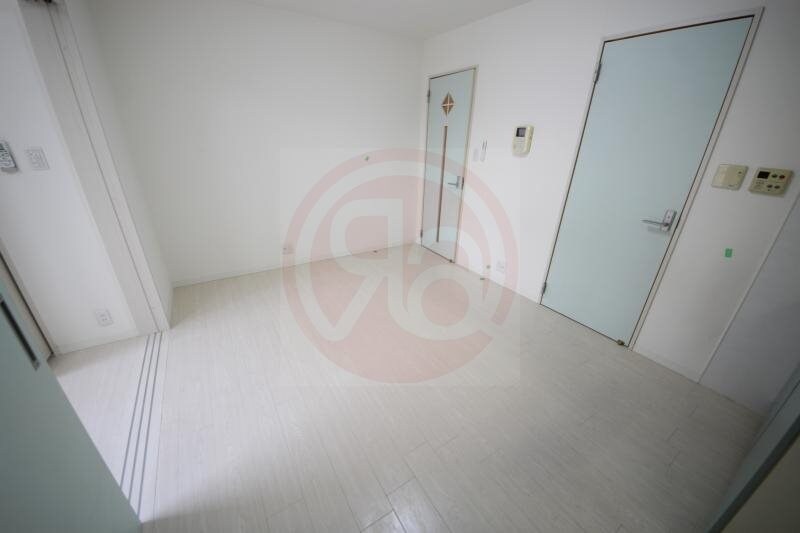 物件内観写真4　(こちらのリビングで趣味の時間をお楽しみください)