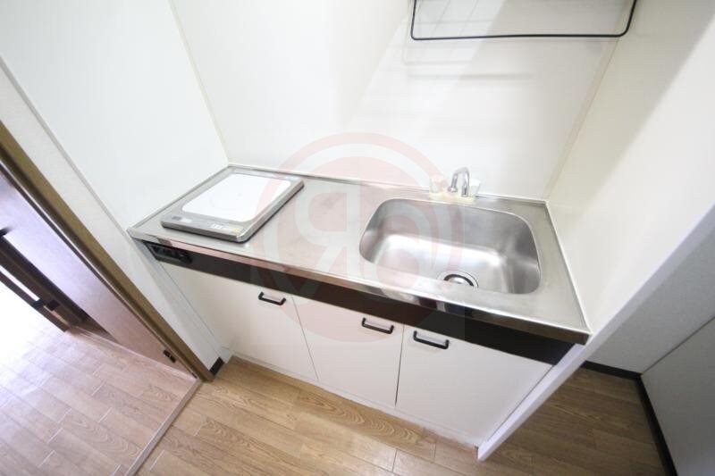 物件内観写真8　(コンパクトなキッチンで掃除もラクラク)