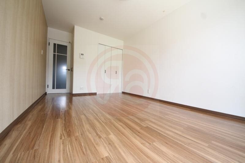 物件内観写真6　(こちらのリビングで趣味の時間をお楽しみください)