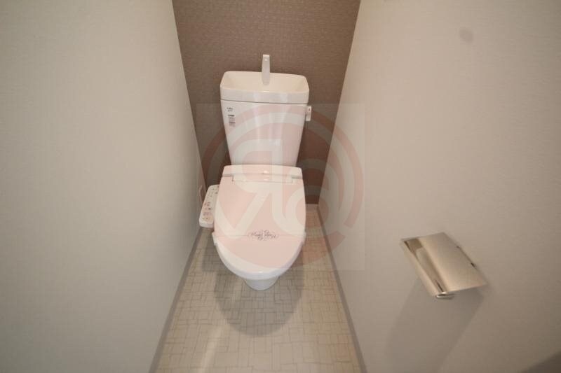 物件内観写真14　(落ち着いた色調のトイレです)