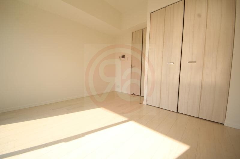 物件内観写真22　(明るい洋室です)