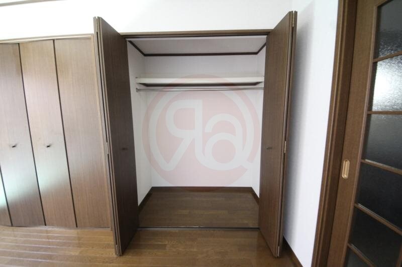 物件内観写真18　(便利な収納スペースです)