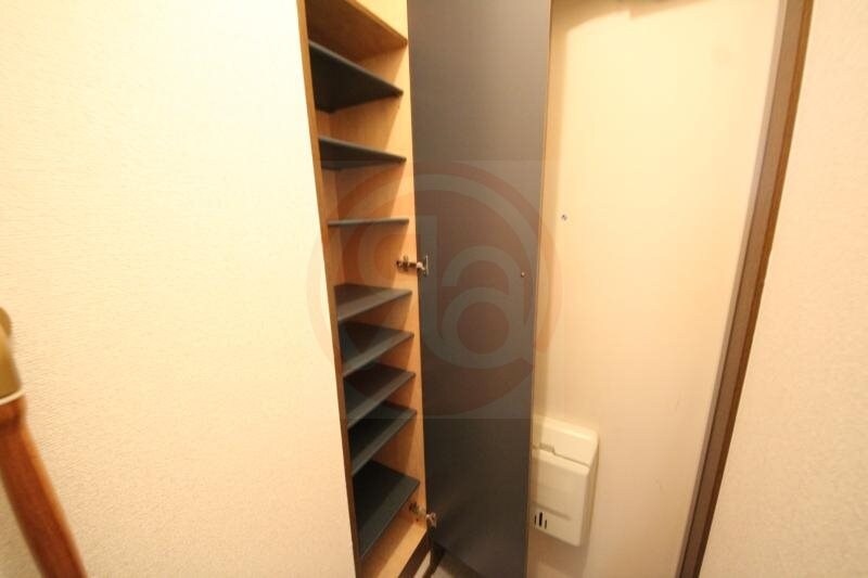 物件内観写真23　(便利な収納スペースです)