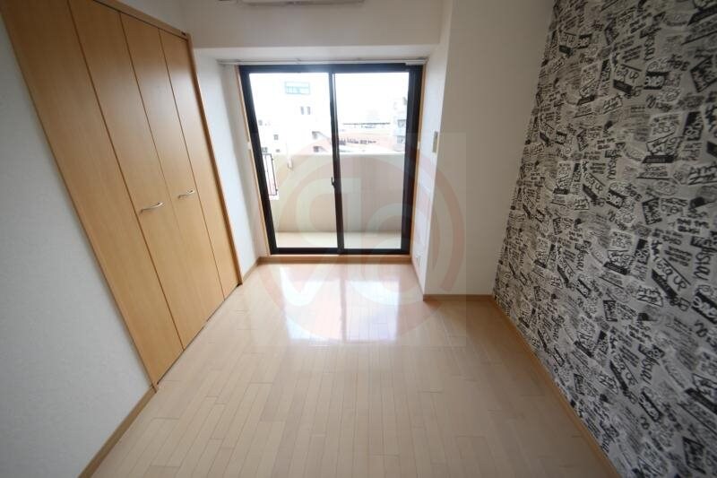 物件内観写真12　(使い勝手のいい寝室です)