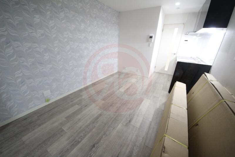 物件内観写真12　(明るい洋室です)