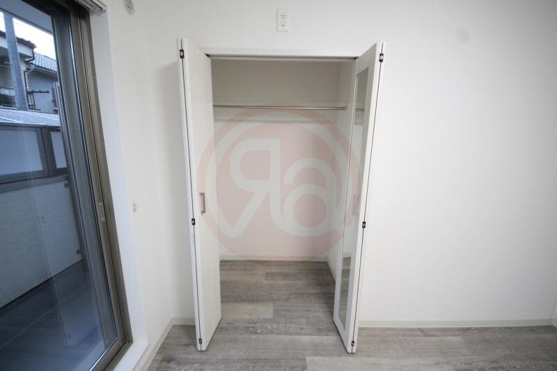 物件内観写真16　(収納豊富です)