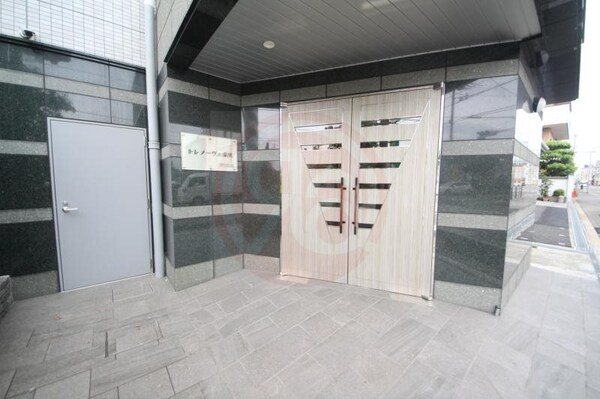 エントランス(清潔なエントランスです)