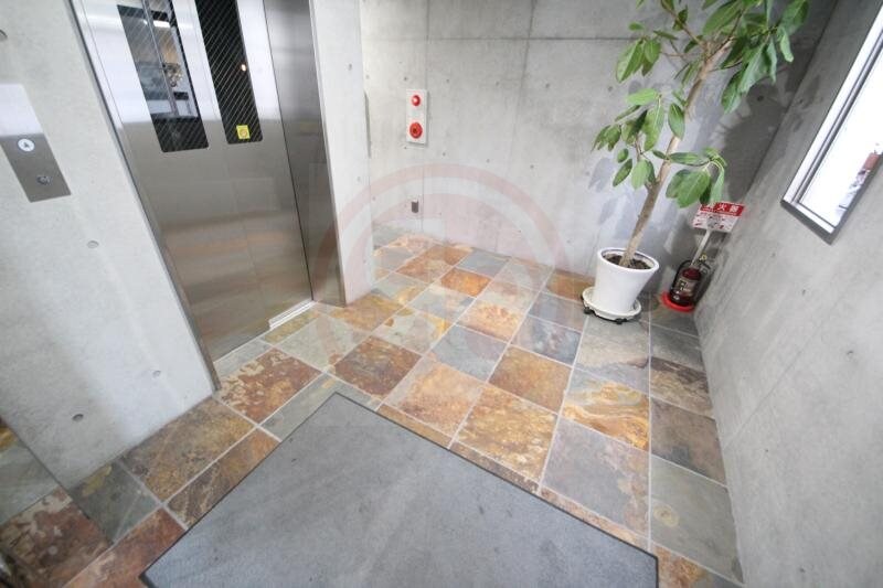 物件外観写真3　(建物の内部です)