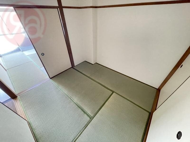 物件内観写真23　(柔らかい畳が心地よい和室)