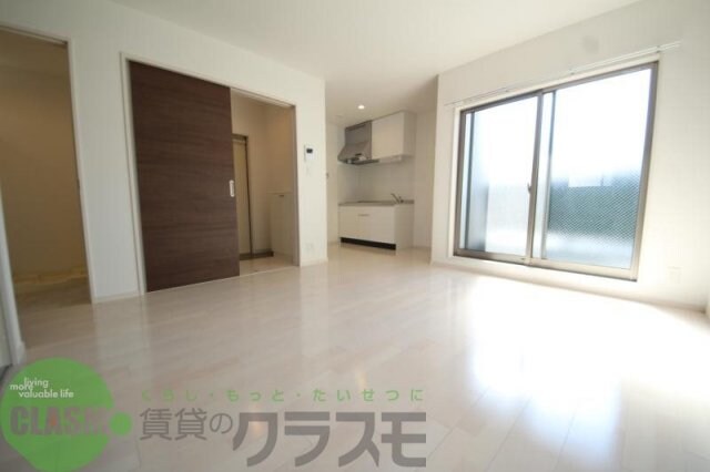 物件内観写真19　(こちらの居間で趣味の時間をお楽しみください)