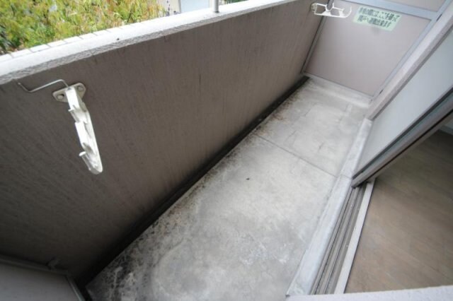 物件内観写真10　(広々としたバルコニーです)