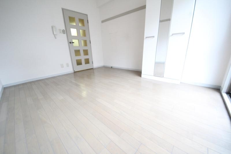 物件内観写真24　(ゆったりした洋室です)