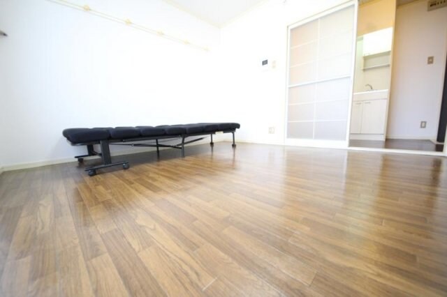 物件内観写真6　(使い勝手のいい寝室です)