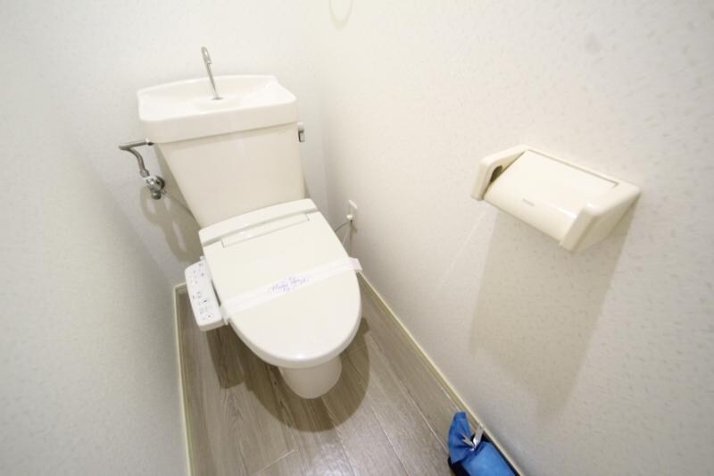 物件内観写真7　(清潔感のあるトイレです)