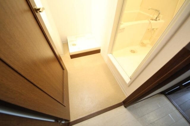 物件内観写真12　(ゆったりとスペースのある洗面所)