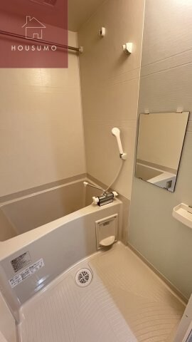 物件内観写真6　(日々の疲れを癒すお風呂付です)