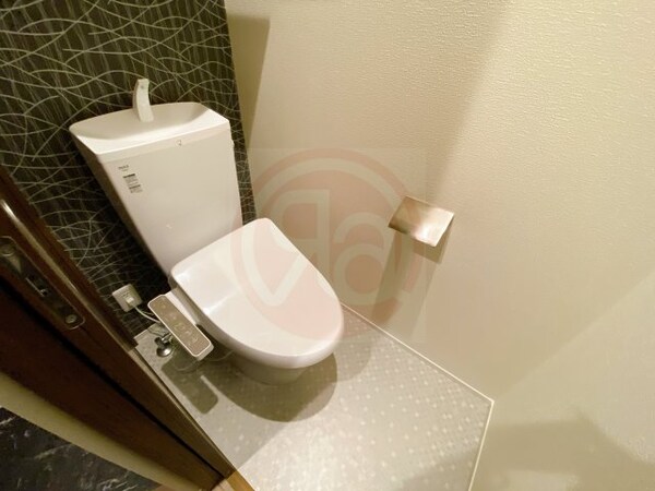 トイレ(落ち着いた色調のトイレです)