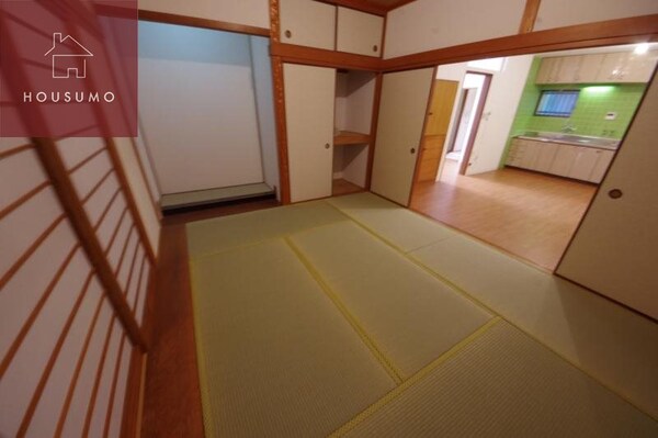 和室(和室があると、家にあたたかい雰囲気が生まれます)