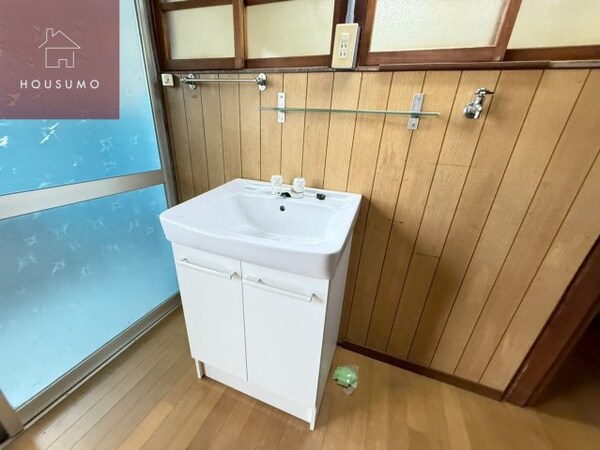 独立洗面台