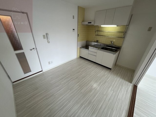 物件内観写真3　(ゆったり過ごせるリビングです)