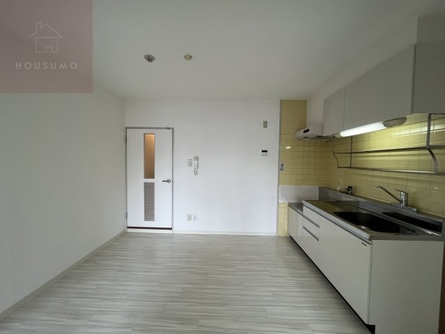 物件内観写真20　(開放的で明るい空間を演出してくれるバルコニーです)