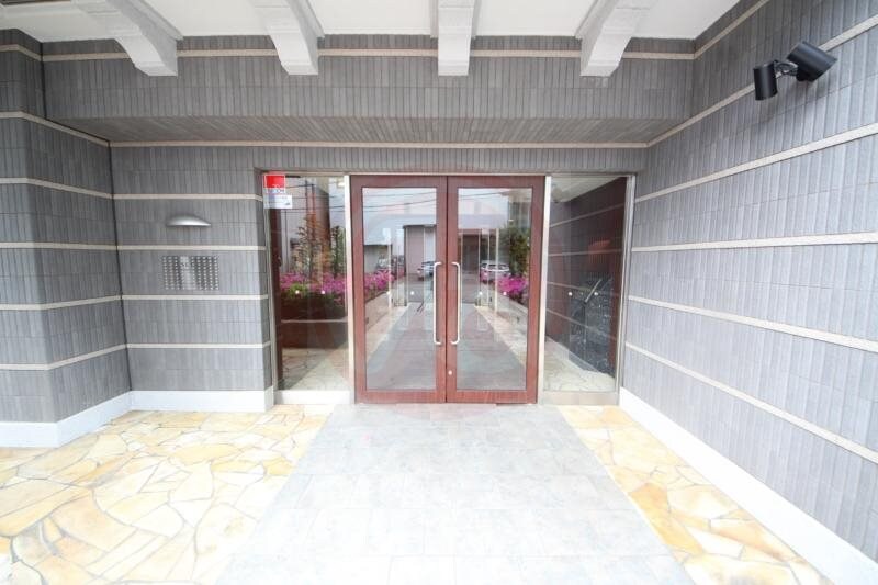 物件外観写真2　(毎日通るエントランスはこのようになっています)