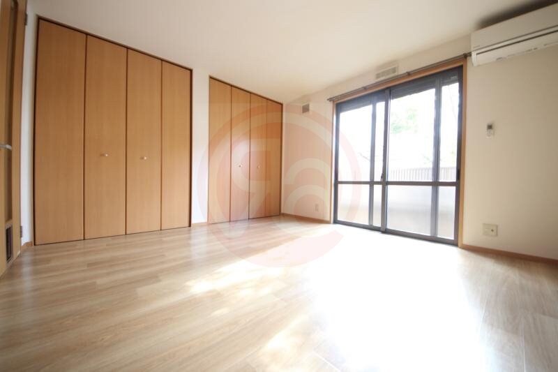 寝室(落ち着いて過ごせるお部屋なので、寝室にいかがでしょうか)