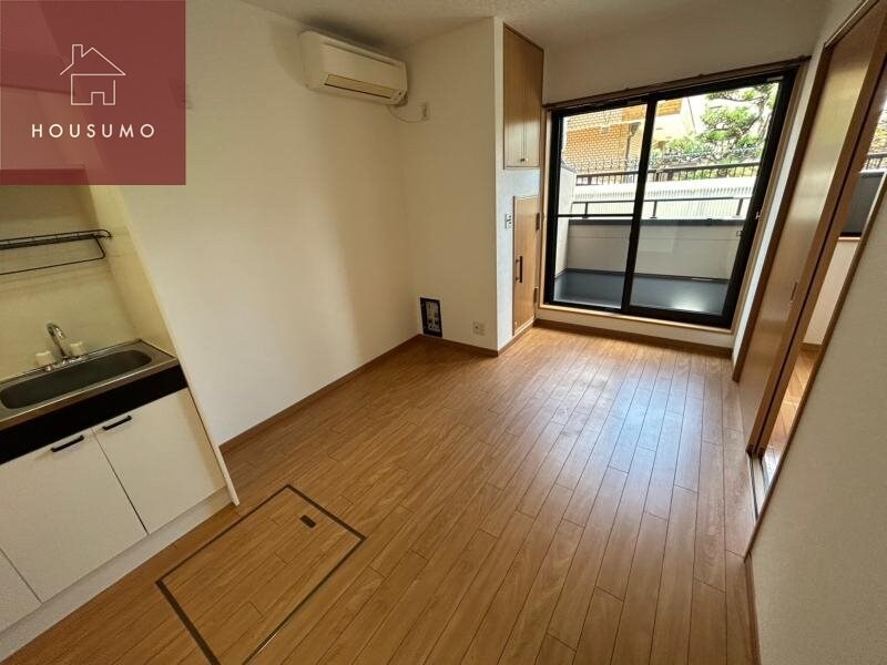 物件内観写真26　(こちらの居間で趣味の時間をお楽しみください)