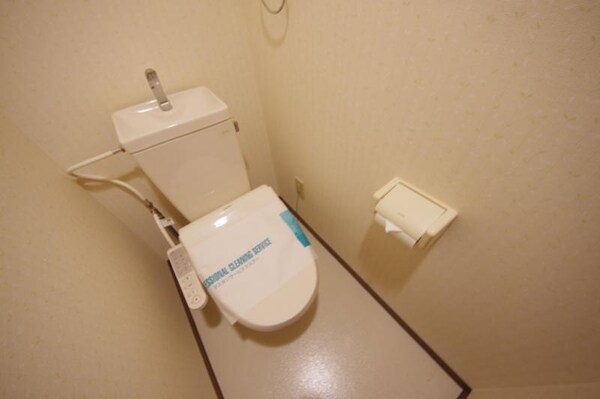 トイレ(コンパクトで使いやすいトイレです)